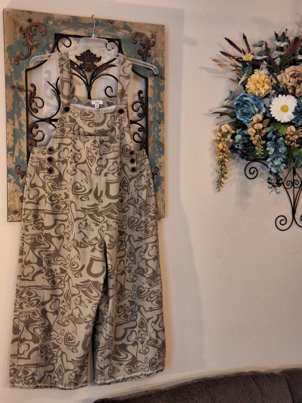 easel Olive Abstract-Print Wide Leg Overalls. NWOT Size Small - Picture 7 of 14
